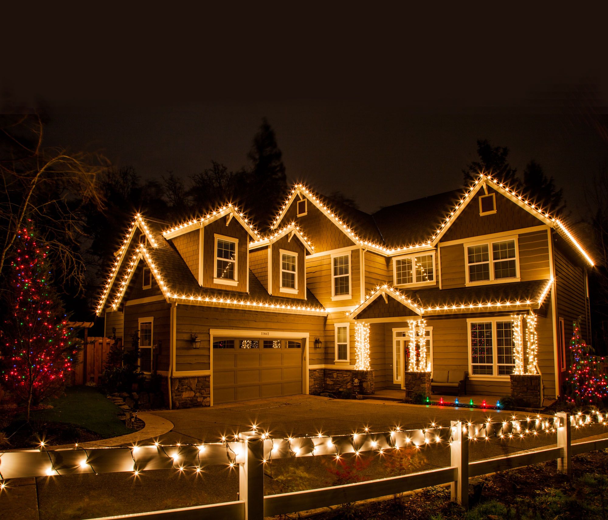 christmas light installation denvrer, christmas light hanging, christmas light professionals denver, denver christmas light installers